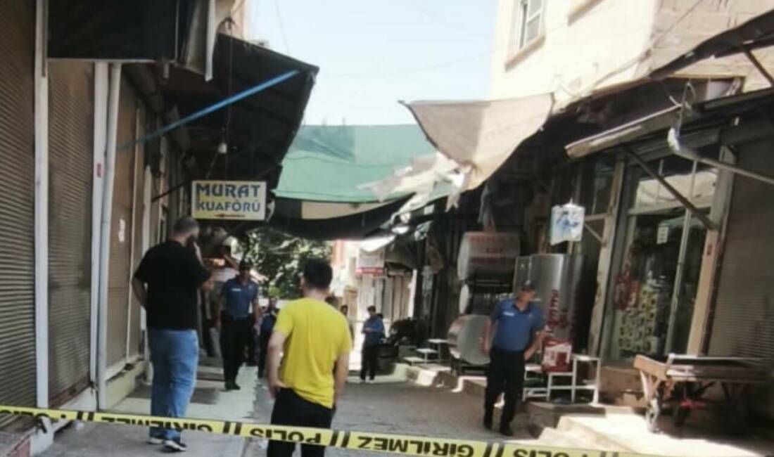 Siirt kent merkezindeki Helvacılar Çarşısı’nda iki grup arasında çıkan silahlı