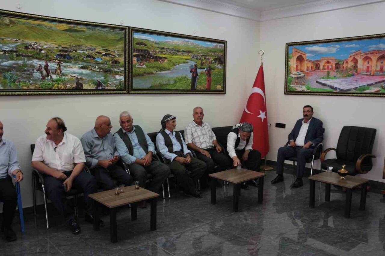 Şırnak’ta Kadim Aşiretler Federasyonu İl Başkanlığı öncülüğünde bir araya gelen