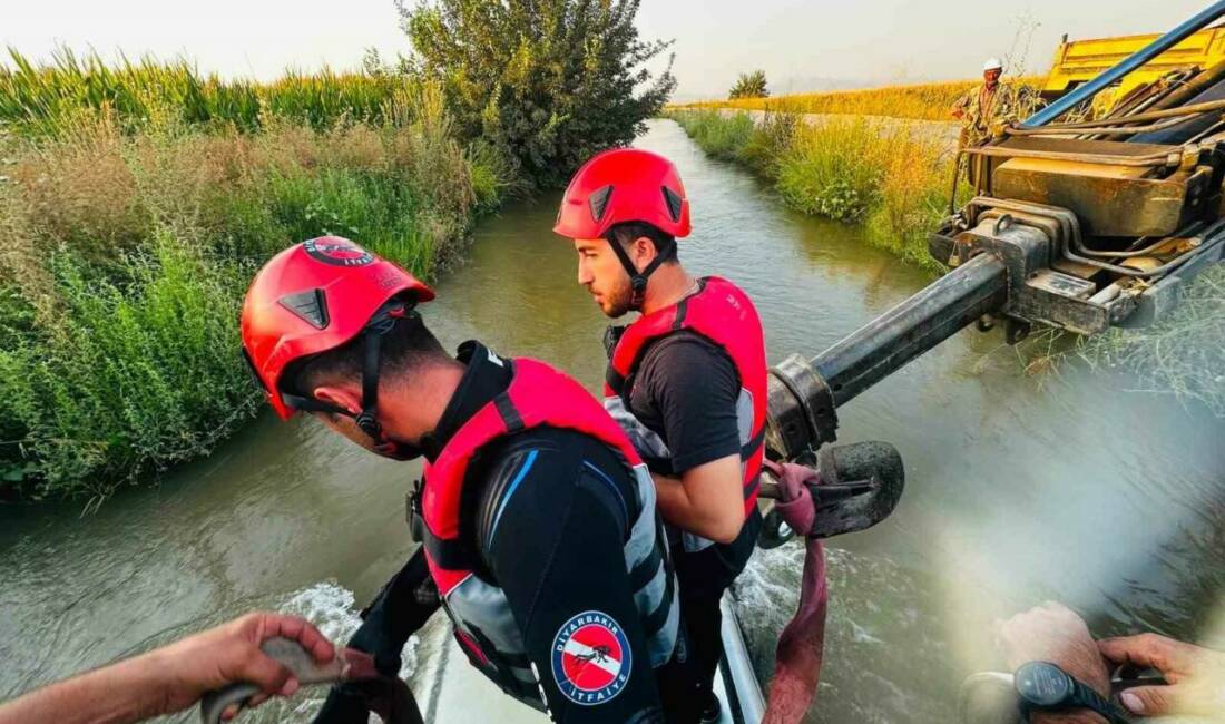 Diyarbakır'ın Silvan ilçesinde direksiyon hakimiyetini kaybeden sürücünün aracı su kanalına