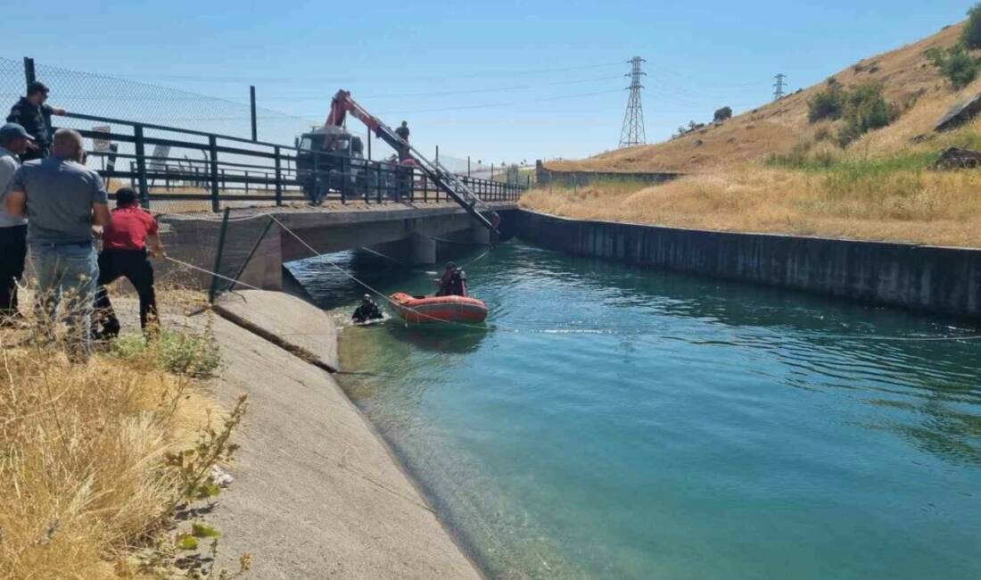 Diyarbakır’ın Eğil ilçesinde sürücüsünün direksiyon hakimiyetini kaybettiği otomobil sulama kanalına