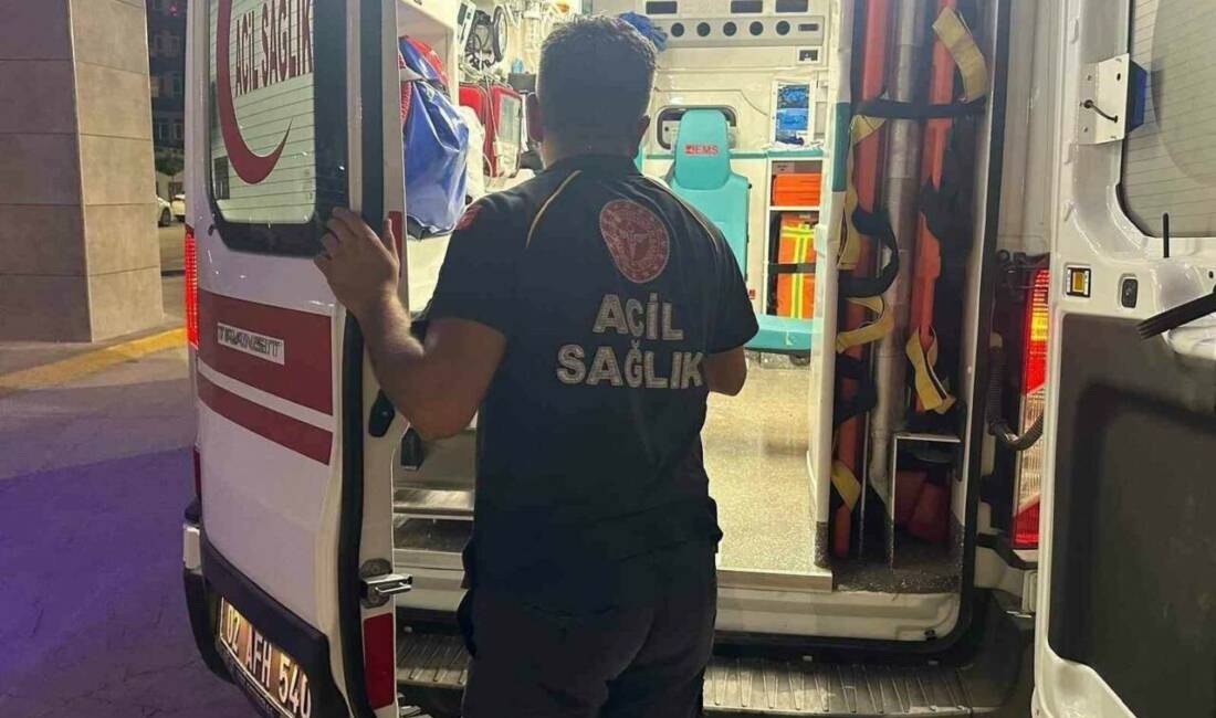 Adıyaman’ın Kahta ilçesinde traktörden düşen genç kız yaralandı.