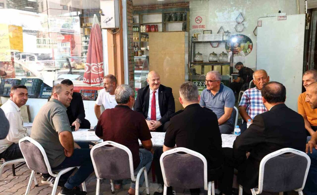 Adıyaman Valisi Abdullah Küçük, kent merkezindeki Gölbaşı Caddesi’nde faaliyet gösteren