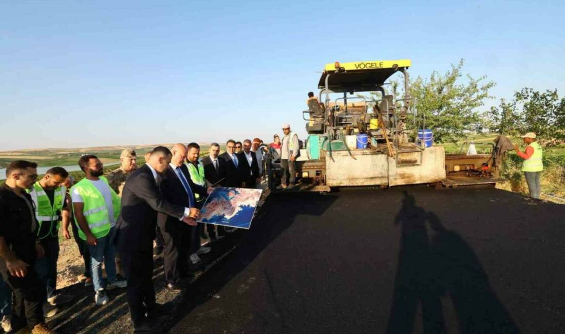 Vali Küçük, Samsat’ta yatırım ve hizmetleri yerinde inceledi Adıyaman Valisi Abdullah Küçük, Samsat ilçesinde gerçekleştirdiği program kapsamında kamu