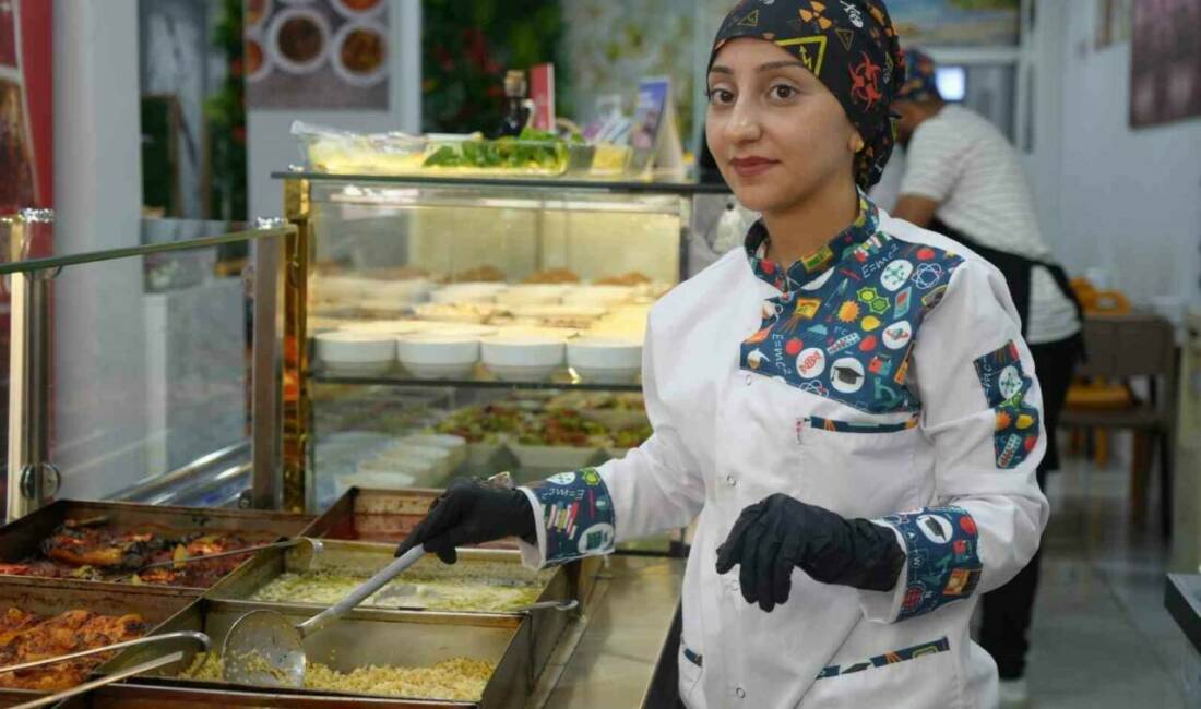 Gaziantep’te yaşayan 19 yaşındaki genç girişimci Büşra Tekin, ev yemekleri