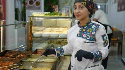 Gaziantep’te yaşayan 19 yaşındaki genç girişimci Büşra Tekin, ev yemekleri