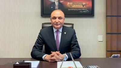 Gaziantep’te bıçaklı saldırıda yaralanan YENİ Parti Milletvekili Melih Meriç, ambulansa